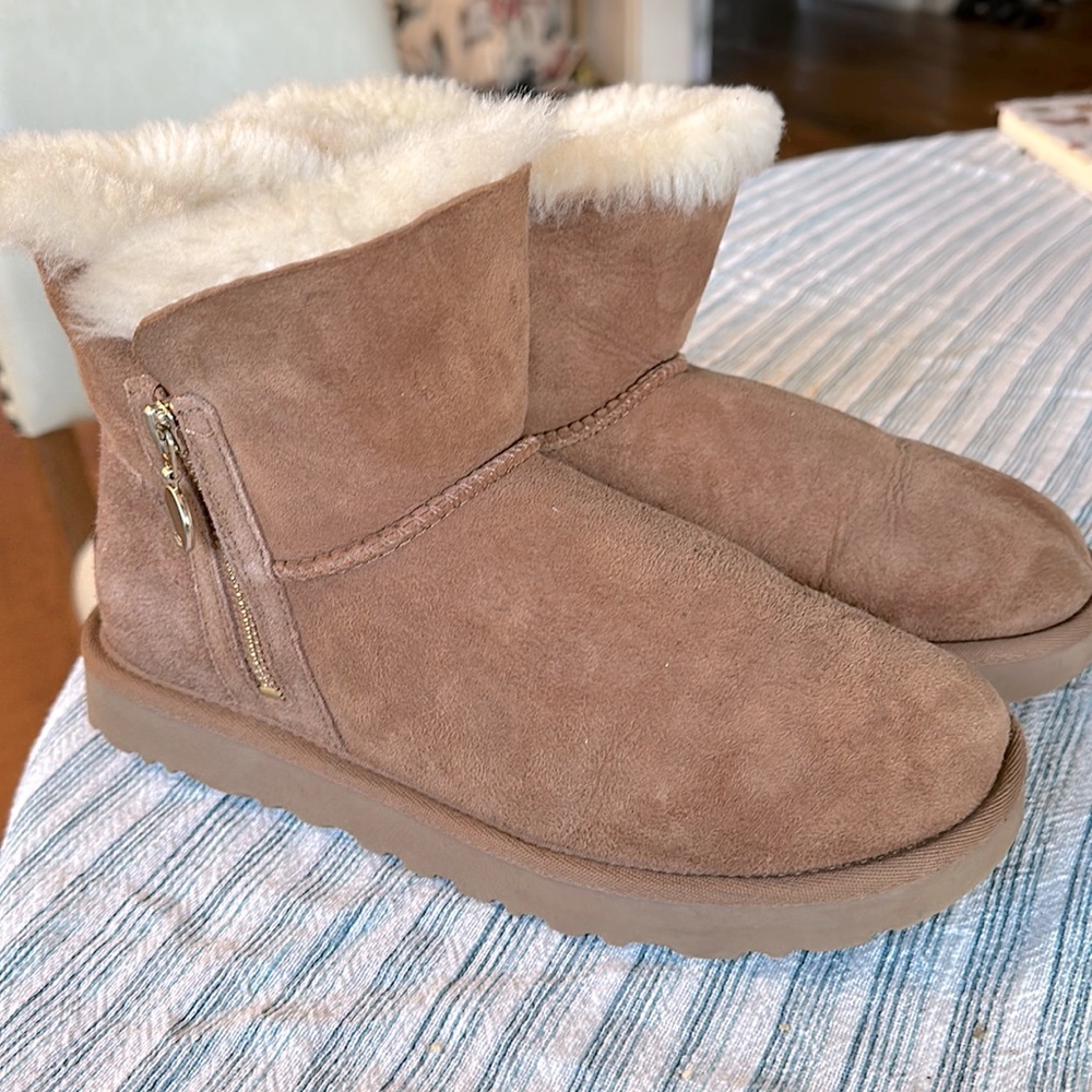 Ugg Baileys in excellent condition